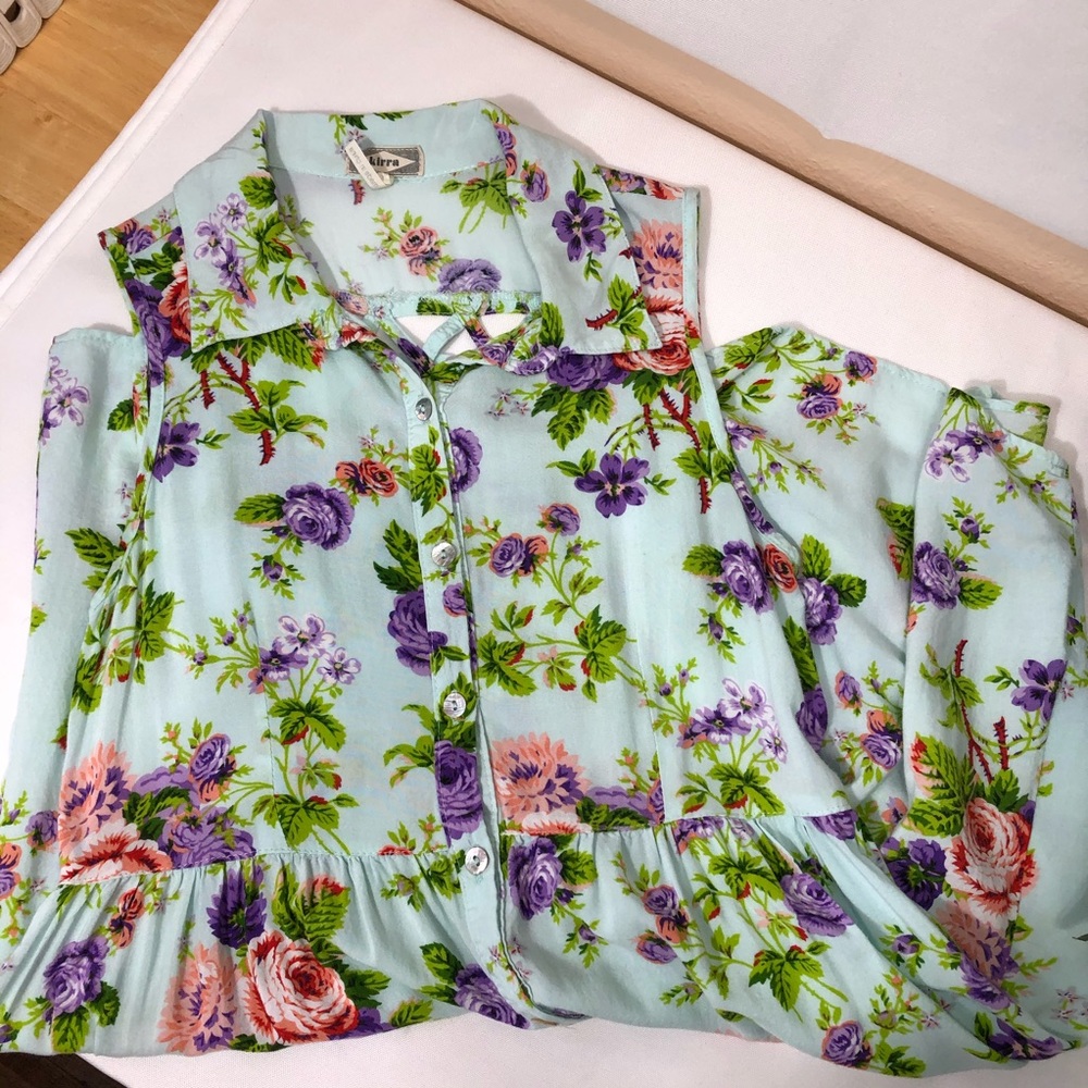 NWOT Kirra Button Up Collared Floral Dress